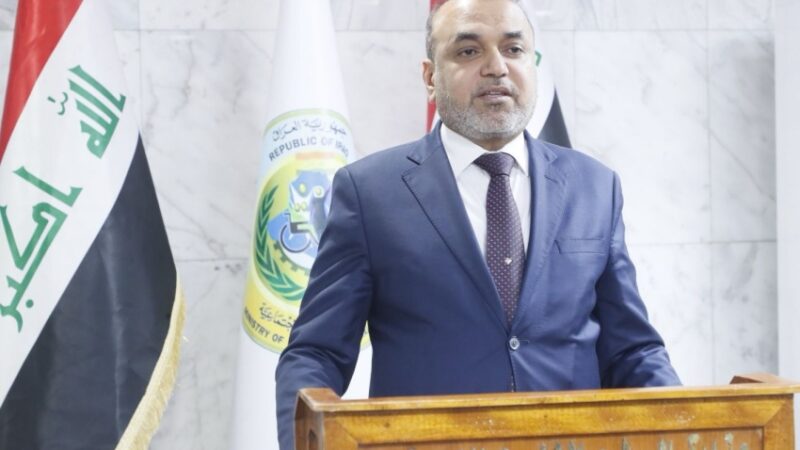 وزير العمل يعلن شمول فئة جديدة بالضمان الصحي المجاني